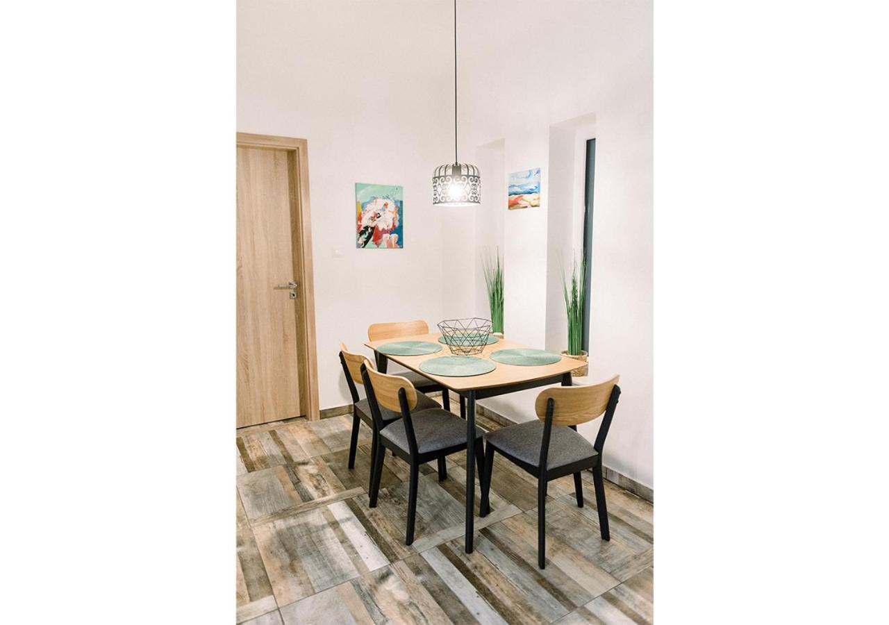 קסזטלי Royal 27 Apartman מראה חיצוני תמונה