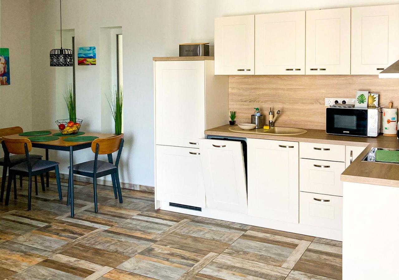 קסזטלי Royal 27 Apartman מראה חיצוני תמונה